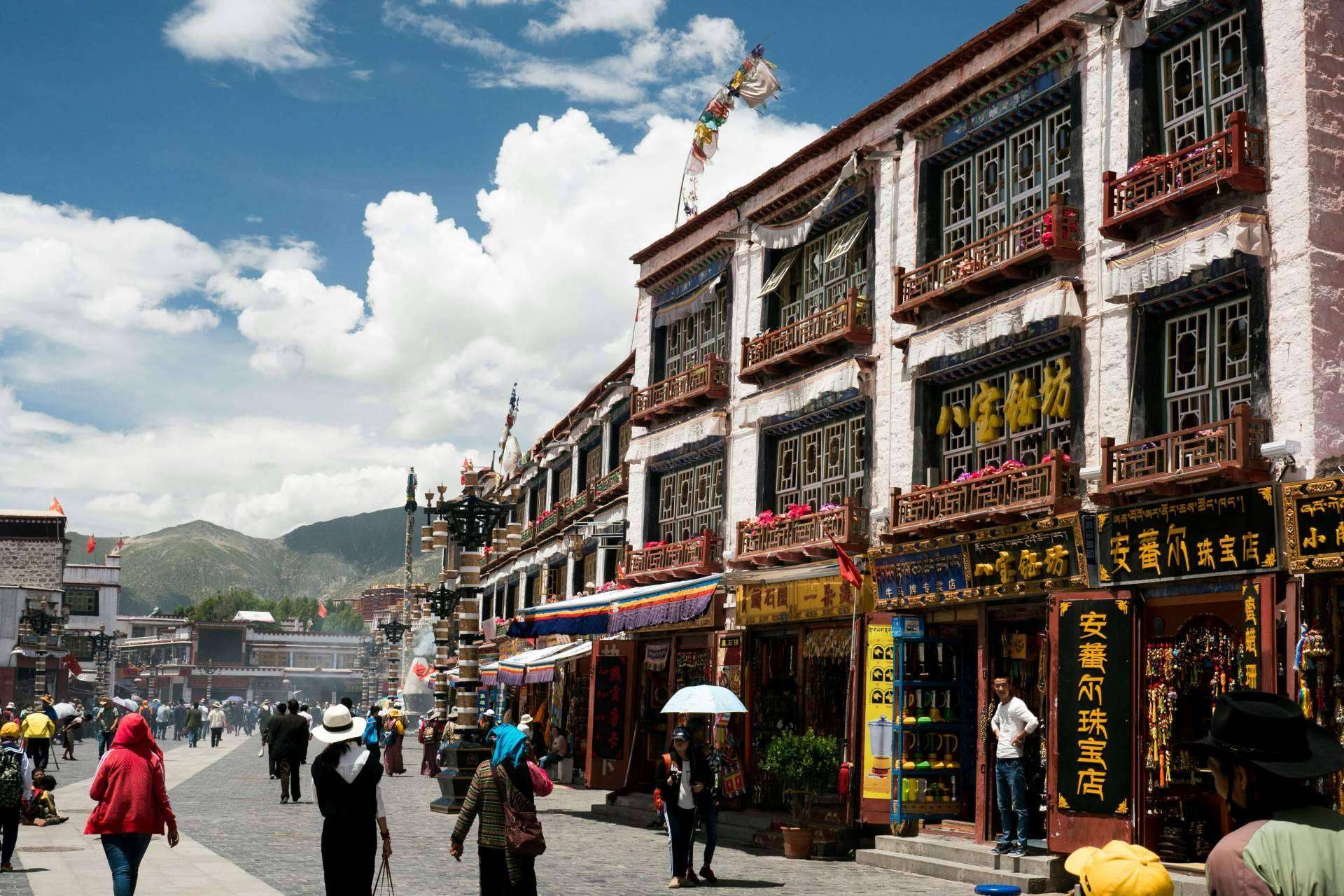 Multi-Day Lhasa Tibet Tours; Unlocking the Summer Journey Through Tibet's Top Sites