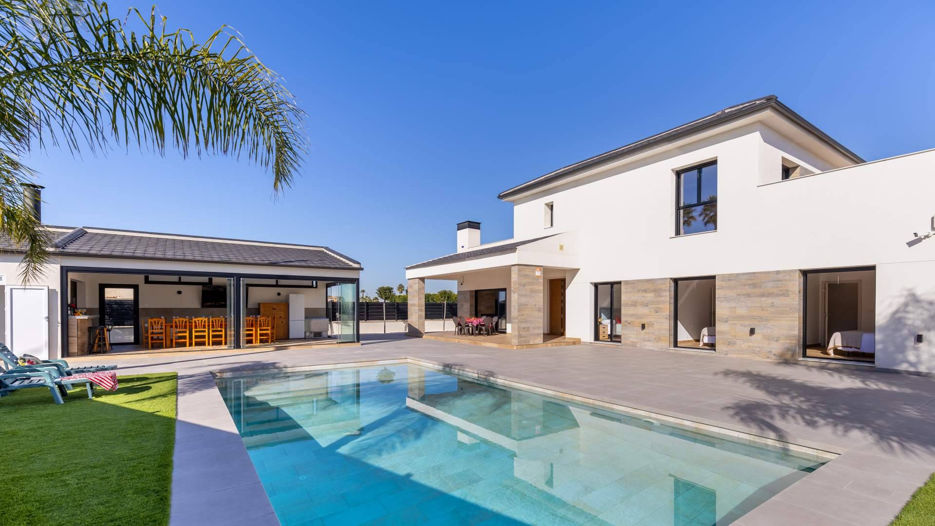 New European travel trends are driving demand for holiday rentals across Spain